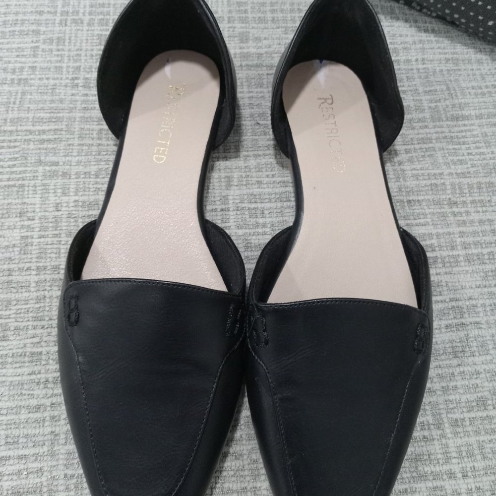 Restricted Flat Shoes 8.5